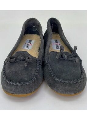 Minnetonka Mocassins Slip On Shoes Slippers Grey Suede Sherpa Size 7